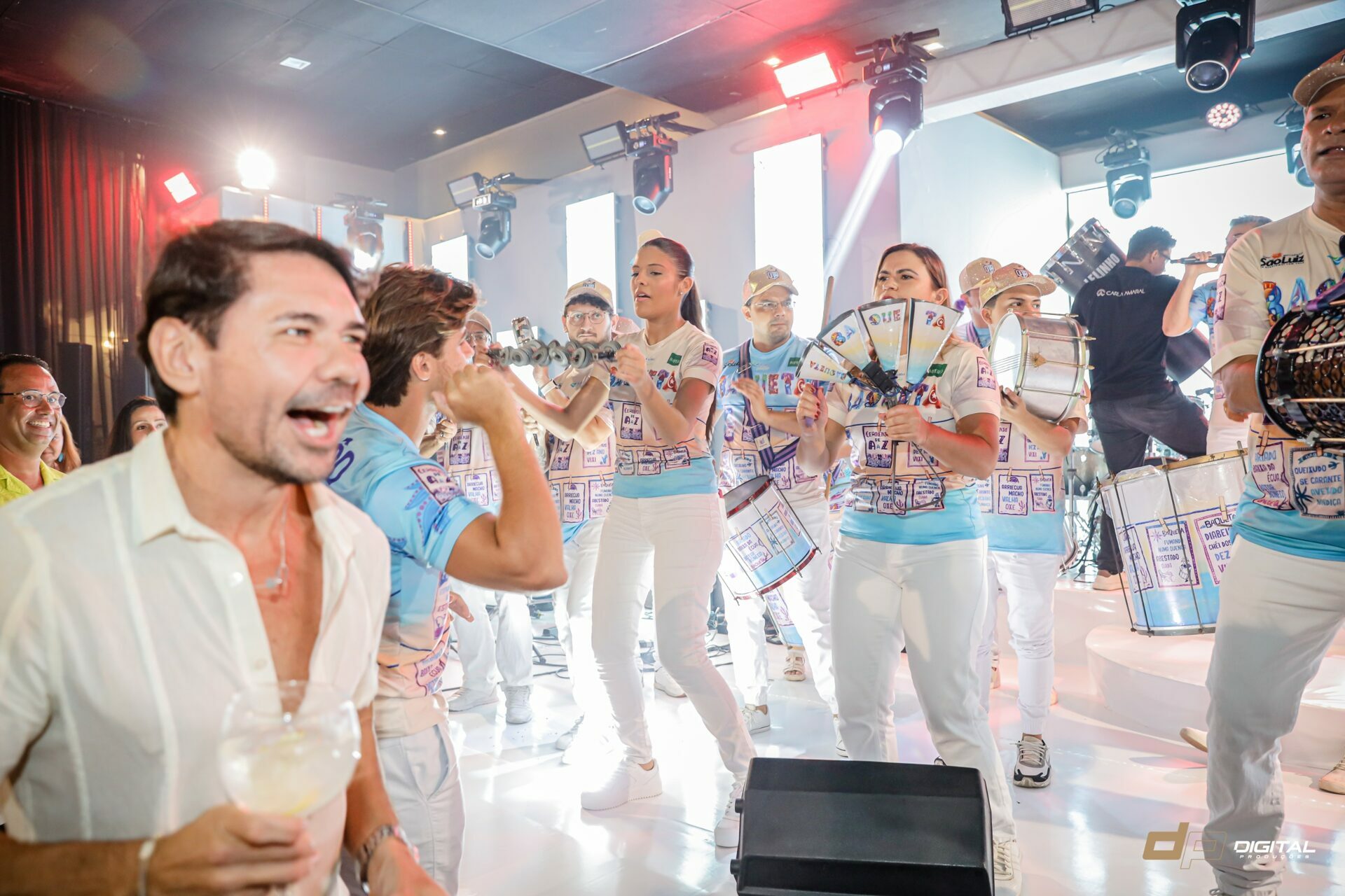 Bateria do Baqueta em performance